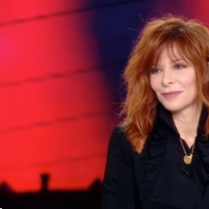 Mylène Farmer invitée d'Anne-Claire Coudray pour le JT de TF1, dimanche 30 septembre 2018.