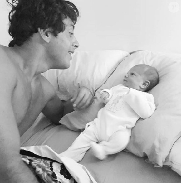 Jérémy Florès et sa fille Hinahei. Instagram, le 3 mai 2018.