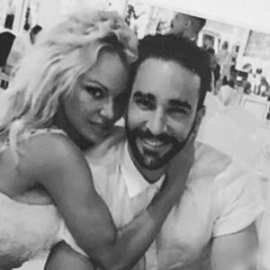 Pamela Anderson publie une photo d'elle et Adil Rami sur Instagram le 27 septembre 2018.