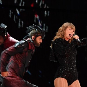 Taylor Swift en concert lors de sa tournée 'Reputation Tour' au Hard Rock Stadium à Miami Gardens en Floride, le 19 aout 2018.