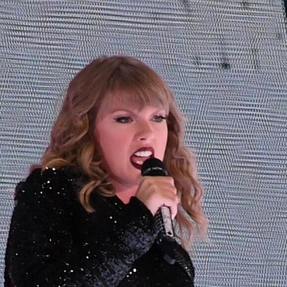 Taylor Swift en concert lors de sa tournée 'Reputation Tour' au Hard Rock Stadium à Miami Gardens en Floride, le 19 aout 2018.