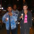 Exclusif - Bella Hadid et son compagnon The Weeknd font une balade romantique en dégustant une glace après avoir diné dans une pizzeria lors de la Fashion Week à New York, le 11 septembre 2018