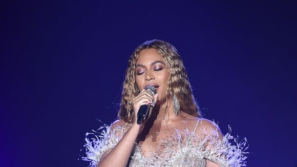 Beyoncé : Angélique devant son mari JAY-Z et Kelly Rowland