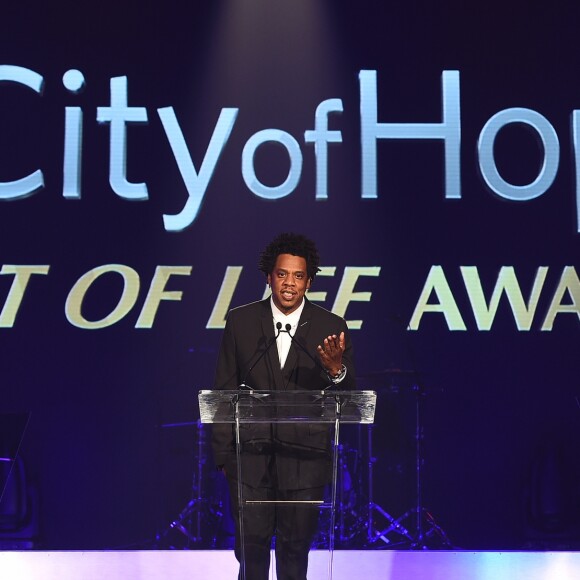 JAY-Z au gala "Music, Film and Entertainment Industries #SpiritofLife 2018" de la fondation City of Hope au Barker Hangar à Santa Monica. Le 11 octobre 2018.