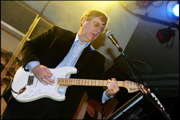 Exclu - Paul Allen à la guitare, soirée à Cannes le 15 mai 2005.