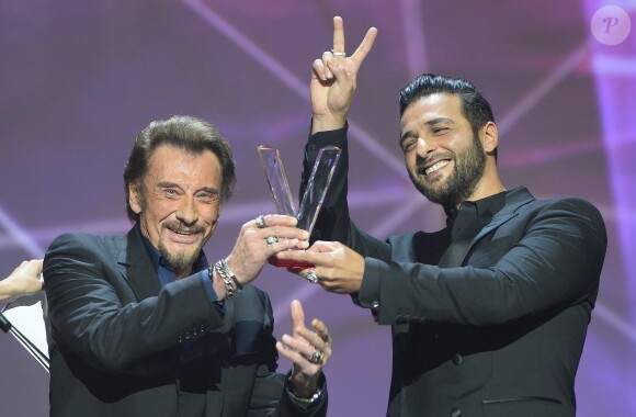 Johnny Hallyday et Maxim Nucci (Yodelice) - Victoire Album de Chansons pour "De l'Amour" - Cérémonie des 31 èmes Victoires de la Musique au Zénith de Paris le 12 février 2016 © Guirec Coadic / Bestimage
