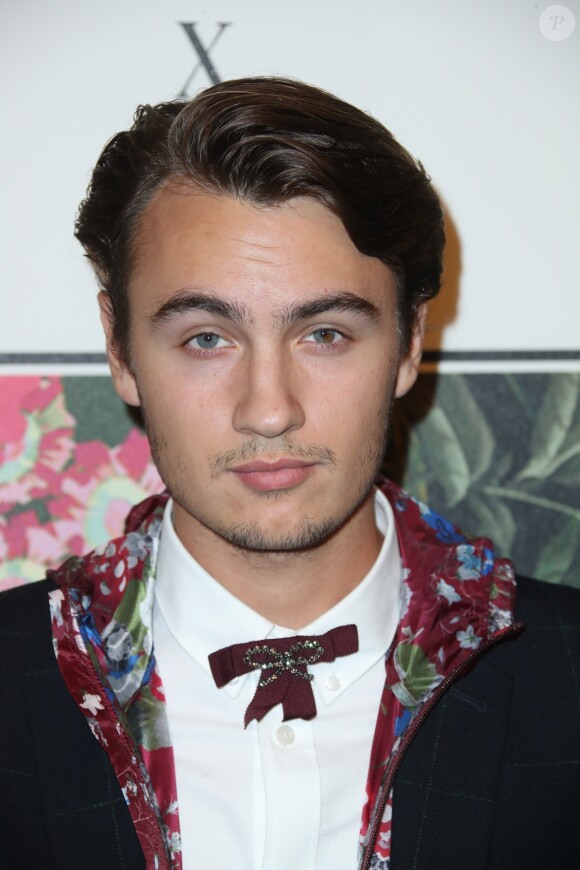 Brandon Thomas Lee à la soirée H&M x ERDEM au Ebell Club à Los Angeles, le 18 octobre 2017.