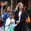 Heidi Klum est allée chercher ses enfants Lou et Johan avec sa mère Erna Klum à l'école à New York, le 27 juin 2018.