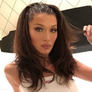 Bella Hadid choque ses fans avec une bouche pulpeuse sur Instagram le 19 octobre 2018.