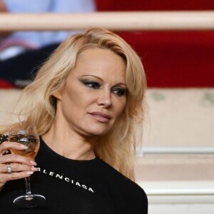 Exclusif - Pamela Anderson, l'actrice et modèle américaine, est venue encourager son fiancé Adil Rami, le défenseur marseillais, durant la rencontre de football de Ligue 1 Conforama entre Monaco et Marseille au stade Louis II le 2 septembre 2018. Les marseillais ont battu l'équipe de la Principauté par 3 buts à 2. © Bruno Bebert/Bestimage