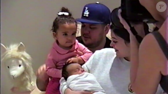 Rob Kardashian, avec sa fille Dream, et Kylie Jenner avec leur nièce Chicago West - Captures de la vidéo de Kylie Jenner dédiée à sa petite fille et qui dévoile le visage de Chicago West, le bébé de Kim Kardashian et Kanye West. Le 1er février 2018.