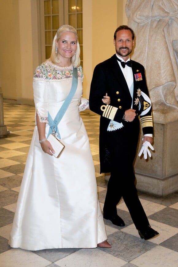 La princesse Mette-Marit de Norvège et le prince Haakon de Norvège - Dîner de gala des 50 ans du prince Frederik de Danemark au château de Christiansborg à Copenhague, Danemark, le 26 mai 2018.