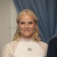 Le prince Haakon et la princesse Mette-Marit de Norvège lors du dîner officiel au palais présidentiel à Riga, Lettonie, le 23 avril 2018.