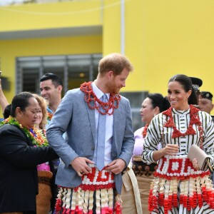 Le prince Harry et la duchesse Meghan de Sussex, enceinte, lors de leur visite dans le royaume des Tonga le 26 octobre 2018.