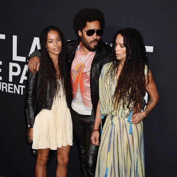 Zoë Kravitz et ses parents Lenny Kravitz et Lisa Bonet au défilé Saint-Laurent à Hollywood le 10 février 2016.