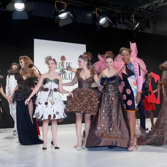 Joyce Jonathan, Eva Colas, Marie Denigot-Hamon, Anaïs Delva, Natasha St-Pier, Nadège Beausson-Diagne, Nathalie Schraen-Guirma, Brahim Zaibat, Djibril Cissé - Défilé du 24ème Salon du Chocolat à Paris en faveur de l'association Mécénat Chirurgie Cardiaque au Parc des Expositions de la Porte de Versailles à Paris le 30 octobre 2018. © CVS-Veeren/Bestimage