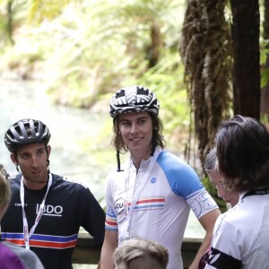 Le prince Harry, duc de Sussex et Meghan Markle, duchesse de Sussex (enceinte) visitent le site Redwoods Tree Walk à Rotorua, Nouvelle Zélande le 31 octobre 2018.