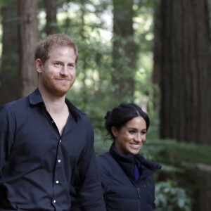 Le prince Harry, duc de Sussex et Meghan Markle, duchesse de Sussex (enceinte) visitent le site Redwoods Tree Walk à Rotorua, Nouvelle Zélande le 31 octobre 2018.