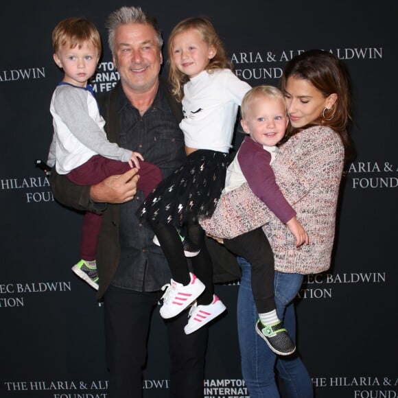 Alec Baldwin, sa femme Hilaria et leurs enfants Rafael, Carmen et Leonardo à la soirée Chairman lors du Festival International du Film des Hamptons à New York le 6 octobre 2018 © Sonia Moskowitz / Zuma Press / Bestimage