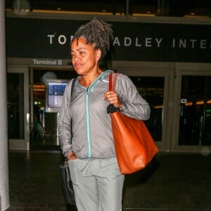 Exclusif - Doria Ragland, la mère de la duchesse de Sussex, de retour aux USA à l'aéroport LAX de Los Angeles le 21 septembre 2018.