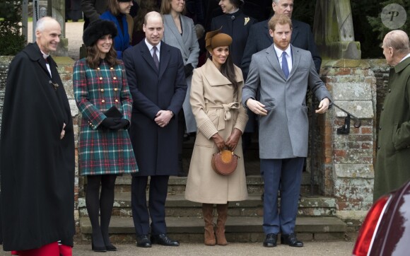 Le prince William, Catherine Kate Middleton la duchesse de Cambridge enceinte, Meghan Markle et son fiancé le prince Harry - La famille royale d'Angleterre arrive à la messe de Noël à l'église Sainte-Marie-Madeleine à Sandringham, le 25 décembre 2017.