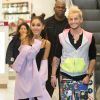 Ariana Grande et Frankie J. Grande chez Boots à Piccadilly Circus, Londres, le 4 novembre 2015