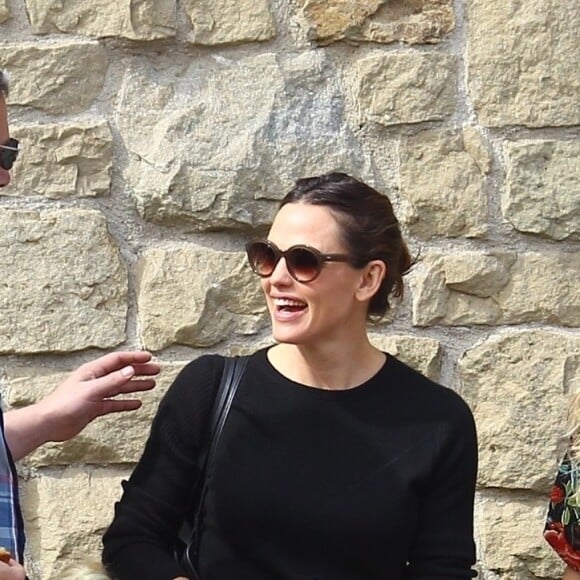 Jennifer Garner et son ex Ben Affleck se retrouvent avec leurs enfants Violet, Seraphina et Samuel après la messe dominicale à Pacific Palisades, le 4 novembre 2018.