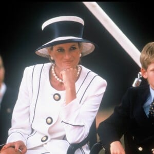 Lady Diana et le prince Harry à Londres, en 1995.