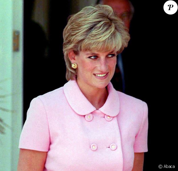 Lady Diana Une De Ses Lettres écrite Pendant Son Divorce Refait Surface Purepeople 