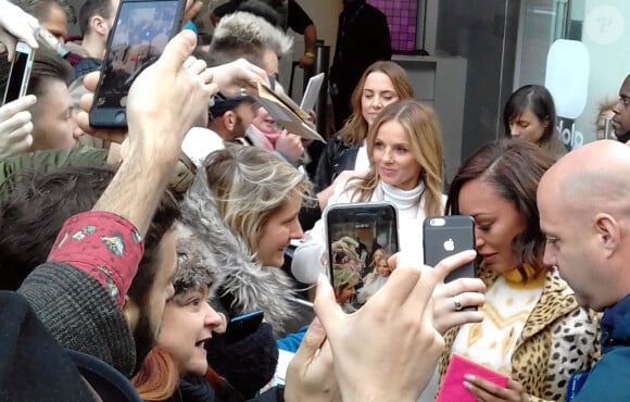 Mel C (Melanie Chisholm), Geri Halliwell, Mel B (Melanie Brown) - Les Spice Girls à la sortie des studios de Global Radio à Londres. Le 7 novembre 2018.