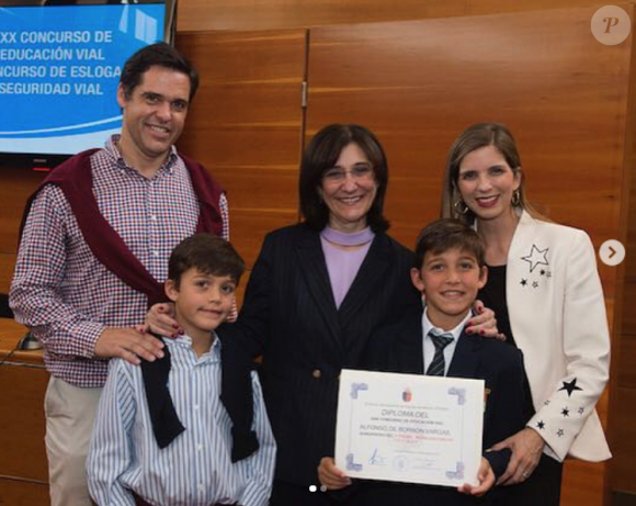 Le prince Louis de Bourbon et la princesse Margarita avec leurs fils Luis et Alfonso en mai 2018 lors d'un concours de sensibilisation à la sécurité routière.