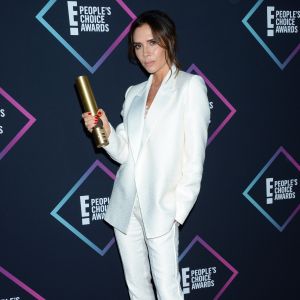 Victoria Beckham à la soirée People's Choice Awards au Barker Hangar à Santa Monica, le 11 novembre 2018.