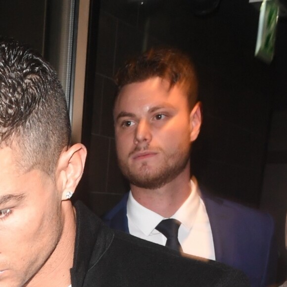 Cristiano Ronaldo, sa compagne Georgina Rodríguez et son fils Cristiano Ronaldo Jr. à la sortie du restaurant Novikov à Londres, Royaume Uni, le 12 novembre 2018.
