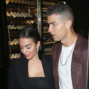 Cristiano Ronaldo, sa compagne Georgina Rodríguez et son fils Cristiano Ronaldo Jr. au restaurant Zela à Londres le 13 novembre 2018.