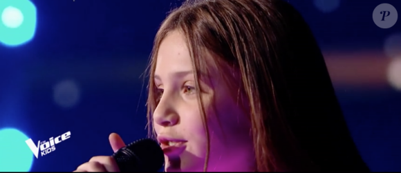 Carla dans "The Voice Kids 5" sur TF1, le 30 novembre 2018.
