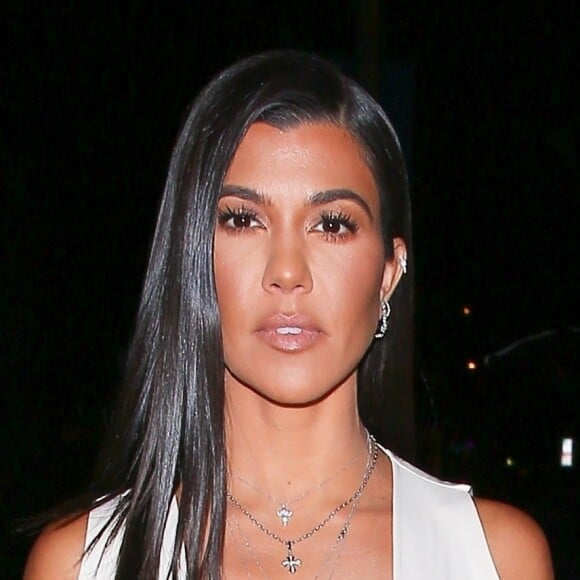 Kourtney Kardashian arrive à l'inauguration du " Dreams Gallery " à Los Angeles Le 16 novembre 2018.