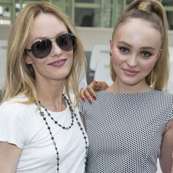 Vanessa Paradis et Lily-Rose Depp - People au 2ème défilé de mode "Chanel", collection Haute-Couture automne-hiver 2018/2019, à Paris. Le 3 juillet 2018 © Olivier Borde / Bestimage