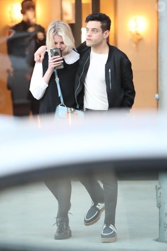 Exclusif - Rami Malek et sa compagne Lucy Boynton font du shopping sur Rodeo Drive à Beverly Hills, le 14 novembre 2018