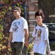 Exclusif - Shia LaBeouf et sa nouvelle compagne FKA Twigs se câlinent et s'embrassent dans les rues de Studio City. Los Angeles, le 6 novembre 2018.