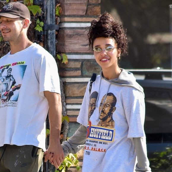 Exclusif - Shia LaBeouf et sa nouvelle compagne FKA Twigs se câlinent et s'embrassent dans les rues de Studio City. Los Angeles, le 6 novembre 2018.