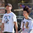 Exclusif - Shia LaBeouf et sa nouvelle compagne FKA Twigs se câlinent et s'embrassent dans les rues de Studio City. Los Angeles, le 6 novembre 2018.