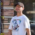 Exclusif - Shia LaBeouf et sa nouvelle compagne FKA Twigs se câlinent et s'embrassent dans les rues de Studio City. Los Angeles, le 6 novembre 2018.