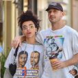 Exclusif - Shia LaBeouf et sa nouvelle compagne FKA Twigs se câlinent et s'embrassent dans les rues de Studio City. Los Angeles, le 6 novembre 2018.