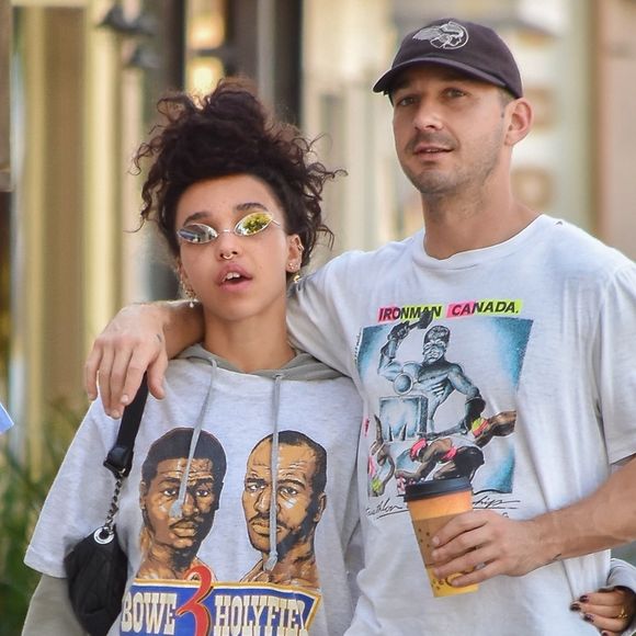 Exclusif - Shia LaBeouf et sa nouvelle compagne FKA Twigs se câlinent et s'embrassent dans les rues de Studio City. Los Angeles, le 6 novembre 2018.