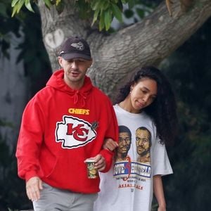 Exclusif - Shia Labeouf et sa compagne FKA Twigs ont passé la matinée ensemble à Los Angeles. Le 7 novembre 2018.