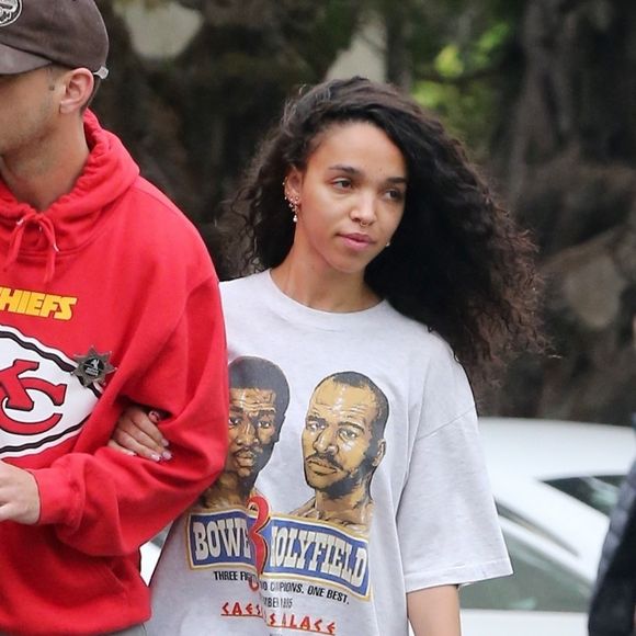 Exclusif - Shia Labeouf et sa compagne FKA Twigs ont passé la matinée ensemble à Los Angeles. Le 7 novembre 2018.