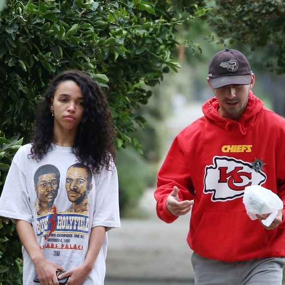 Exclusif - Shia Labeouf et sa compagne FKA Twigs ont passé la matinée ensemble à Los Angeles. Le 7 novembre 2018.