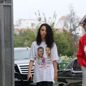 Exclusif - Shia Labeouf et sa compagne FKA Twigs ont passé la matinée ensemble à Los Angeles. Le 7 novembre 2018.