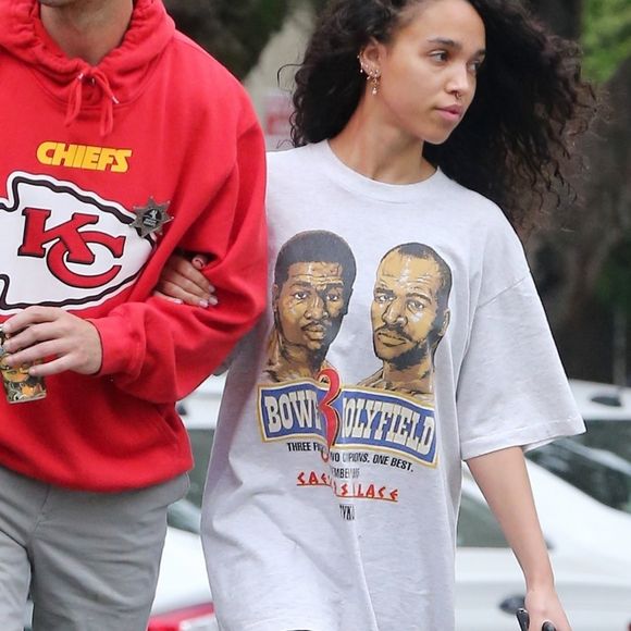 Exclusif - Shia Labeouf et sa compagne FKA Twigs ont passé la matinée ensemble à Los Angeles. Le 7 novembre 2018.