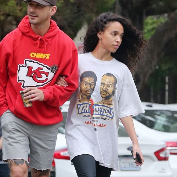 Exclusif - Shia Labeouf et sa compagne FKA Twigs ont passé la matinée ensemble à Los Angeles. Le 7 novembre 2018.